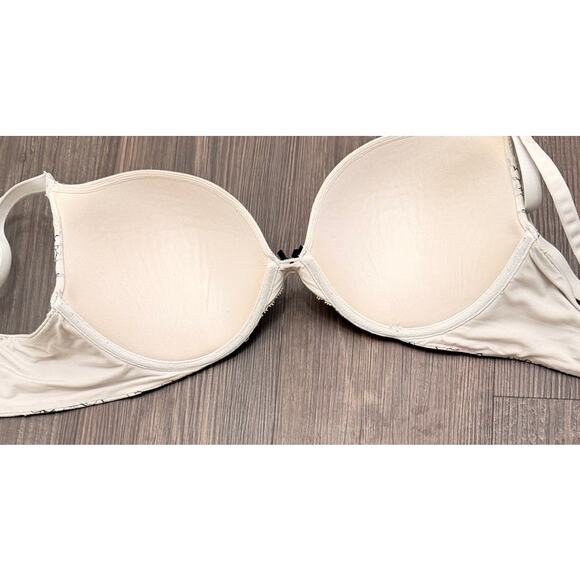 Victoria Secret 36DD Bra - Picture 2 of 5